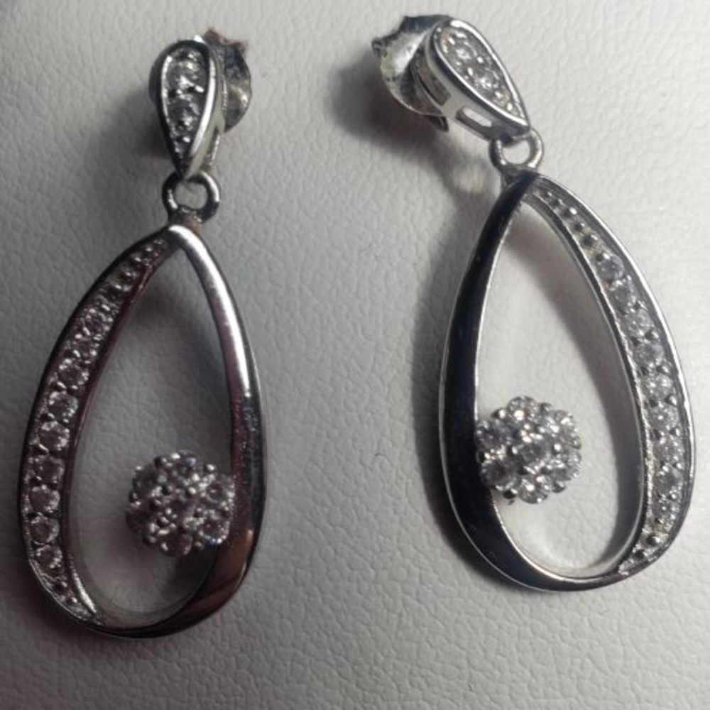 Sparkling Silver Teardrop Earrings